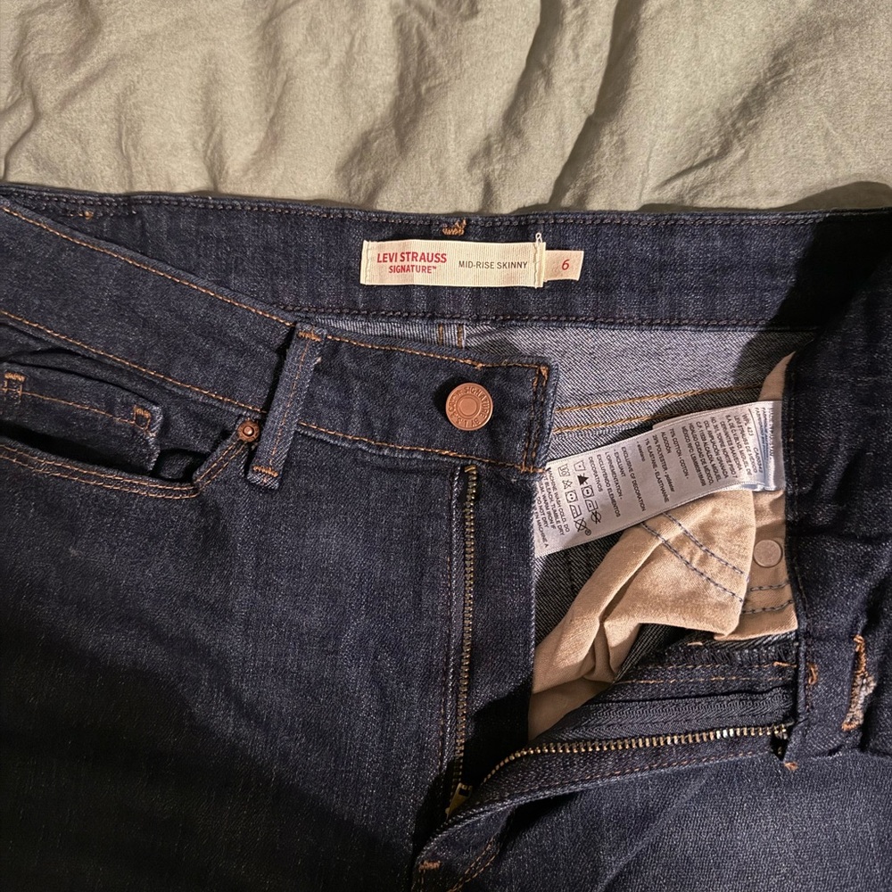Signature by Levi Strauss Women's Dark Blue Skinny Jeans